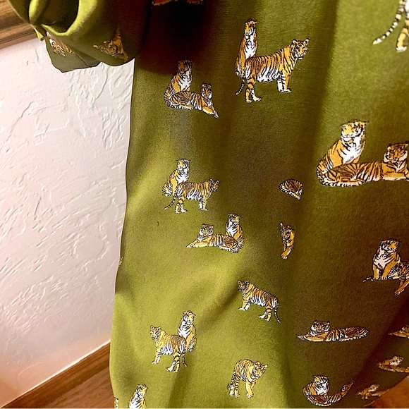 Zara Novelty Tiger Print Button Down Midi Shirt Dress EUC Size Large - Picture 10 of 14